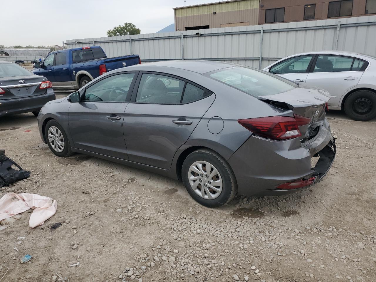 2019 Hyundai Elantra Se - Image 2