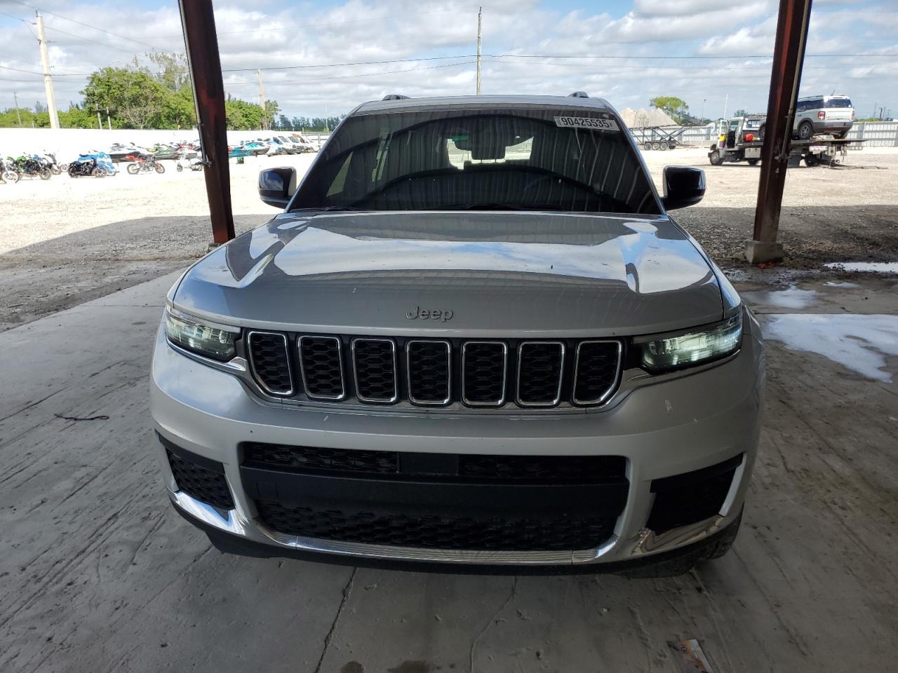 2024 Jeep Grand Cherokee L Laredo - Image 5