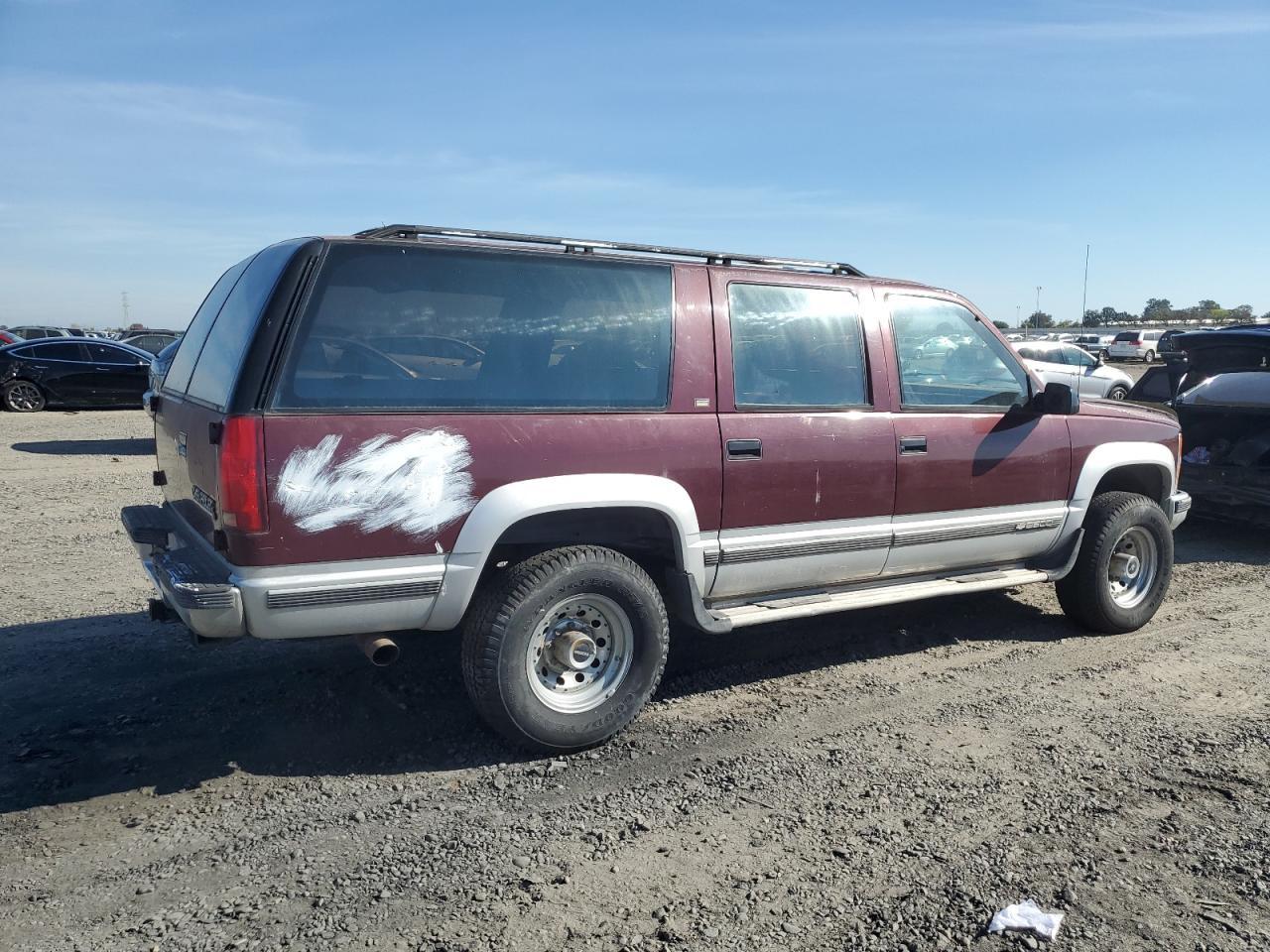 1992 Chevrolet Suburban K2500 - Image 3