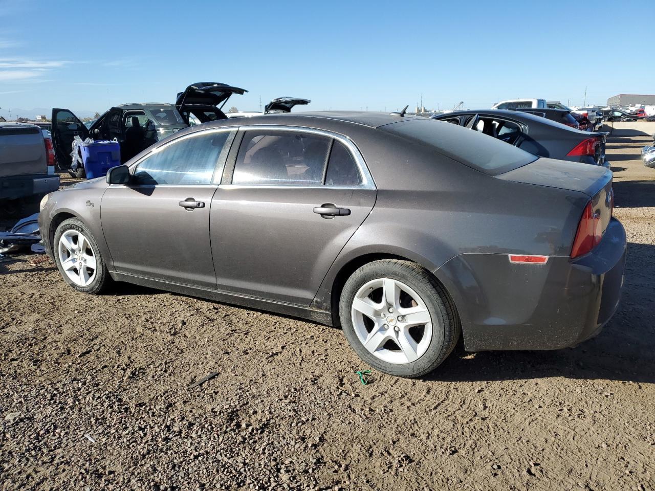 2011 Chevrolet Malibu Ls - Фото 2