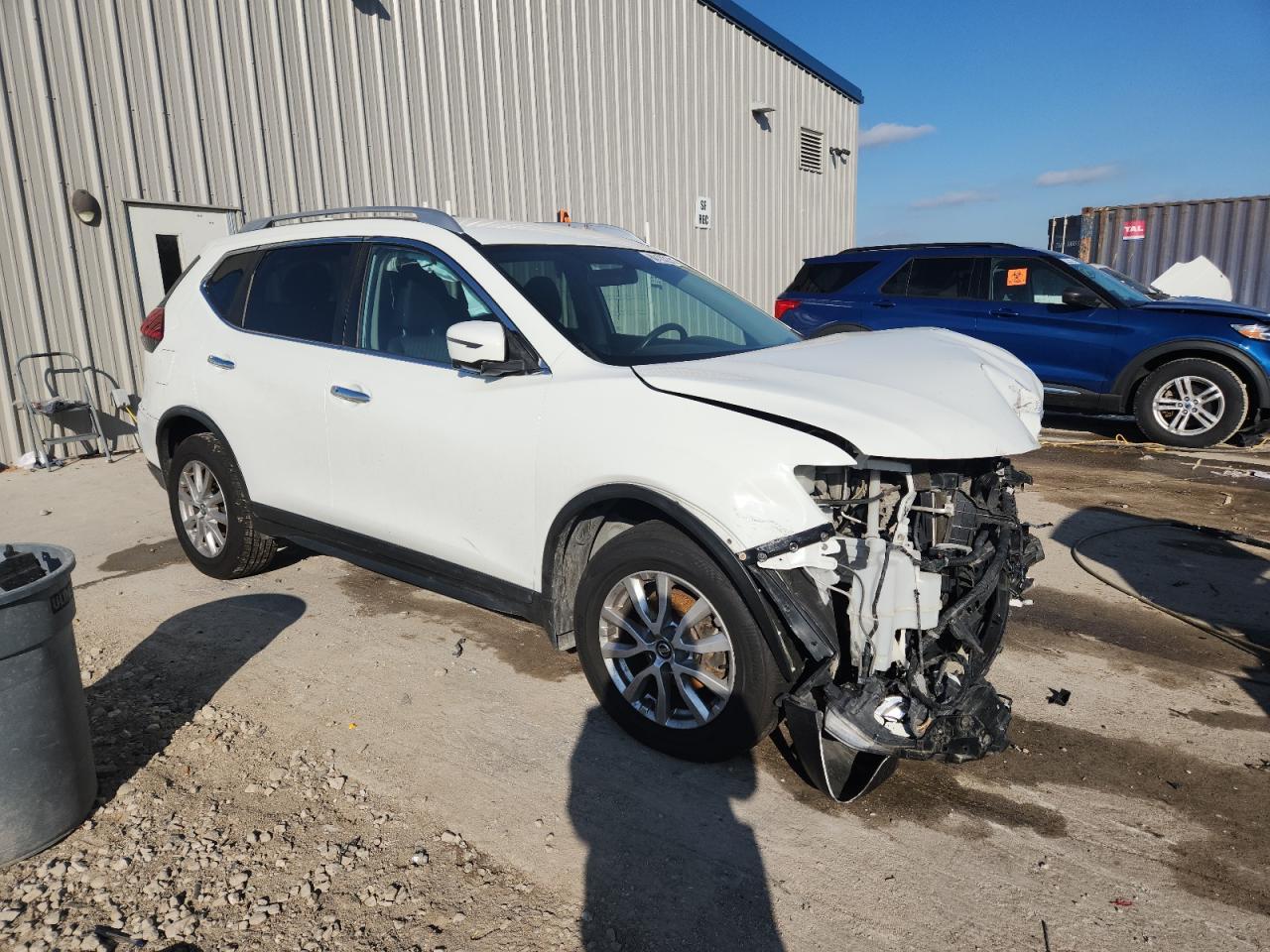2017 Nissan Rogue S - Image 4