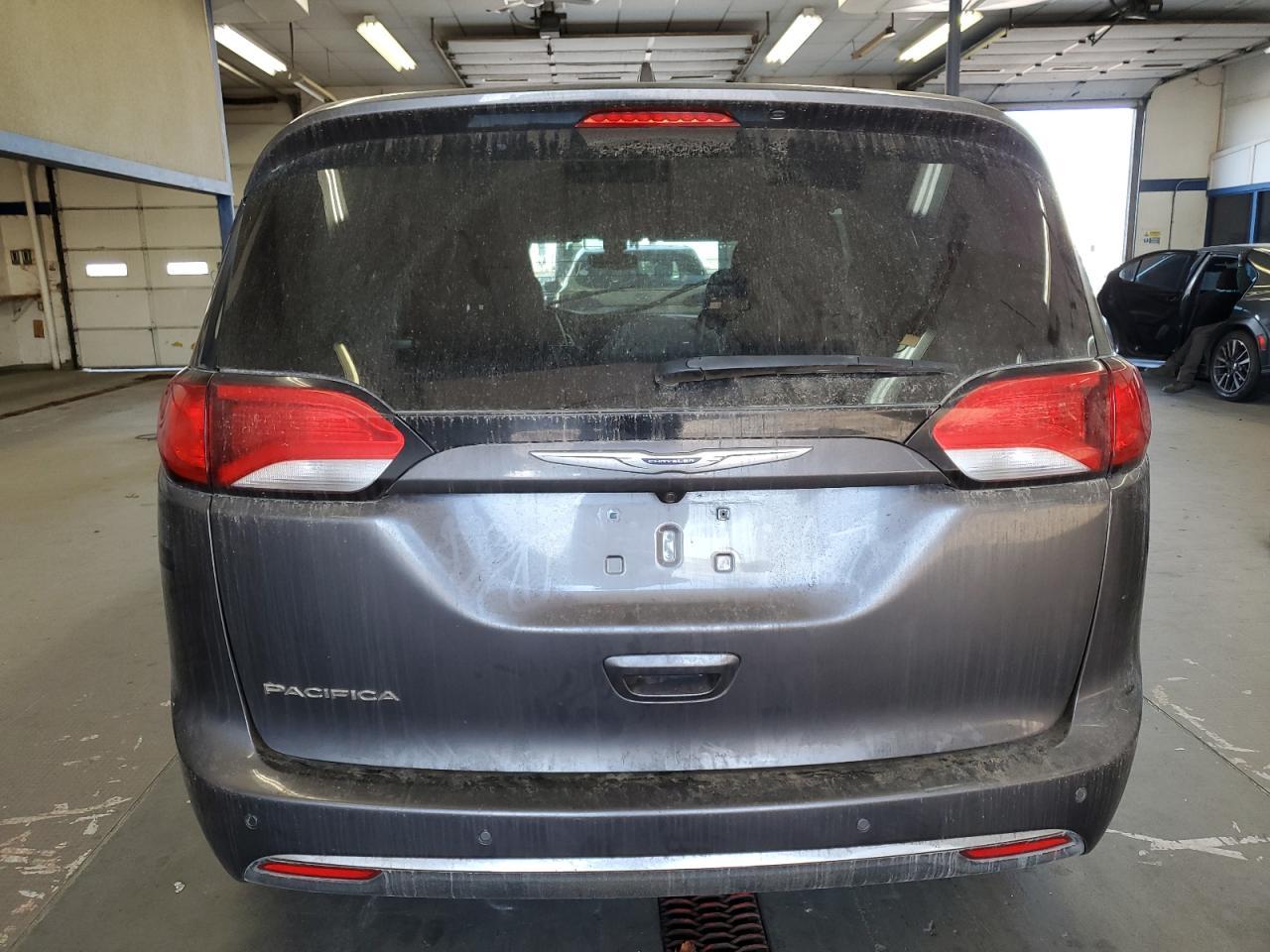 2020 Chrysler Pacifica Touring L - Image 6