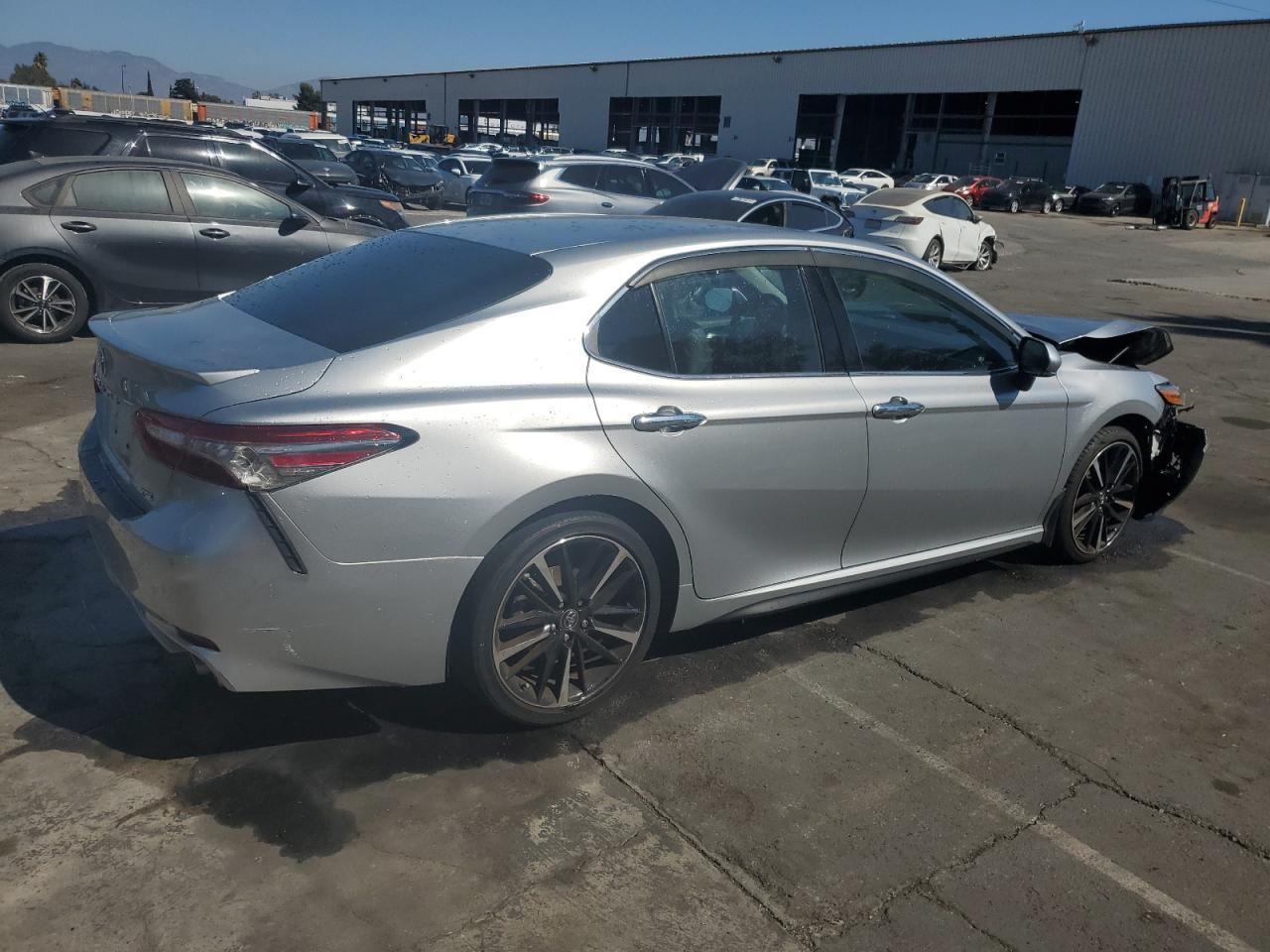 2018 Toyota Camry Xse - Фото 3