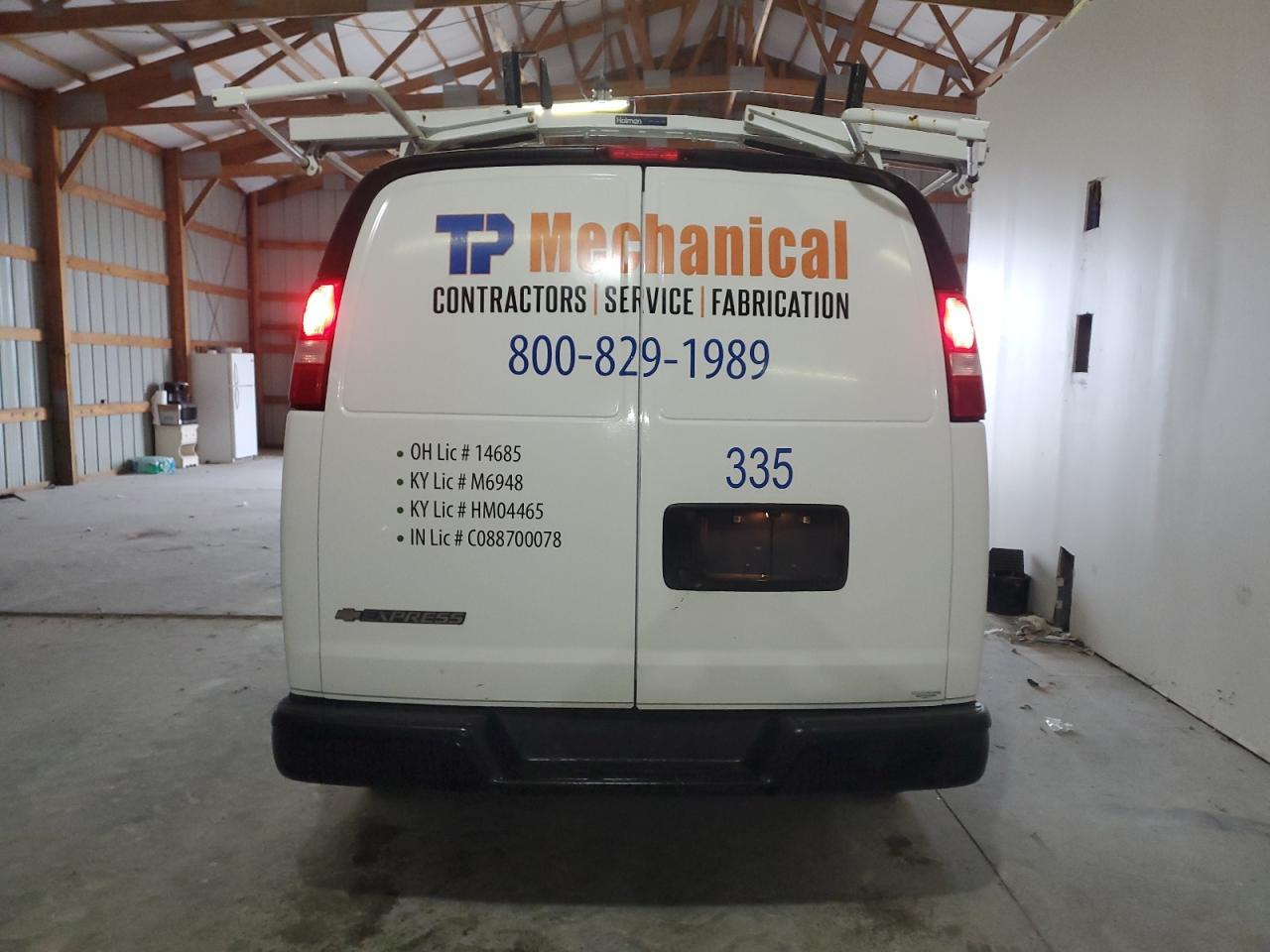 2023 Chevrolet Express Utility / Service Van - Фото 6