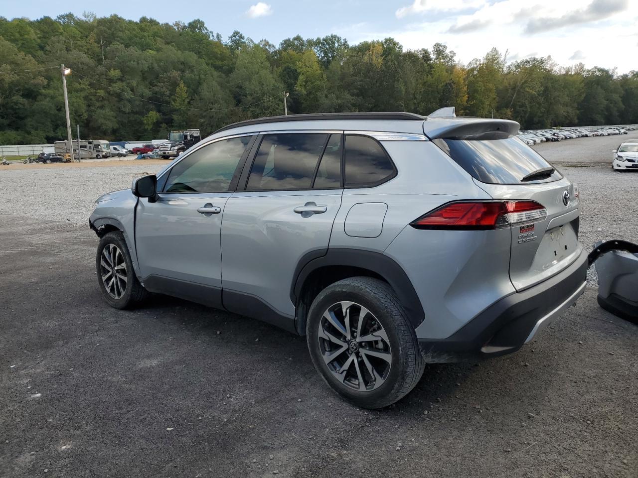 2023 Toyota Corolla Cross Xle - Image 2