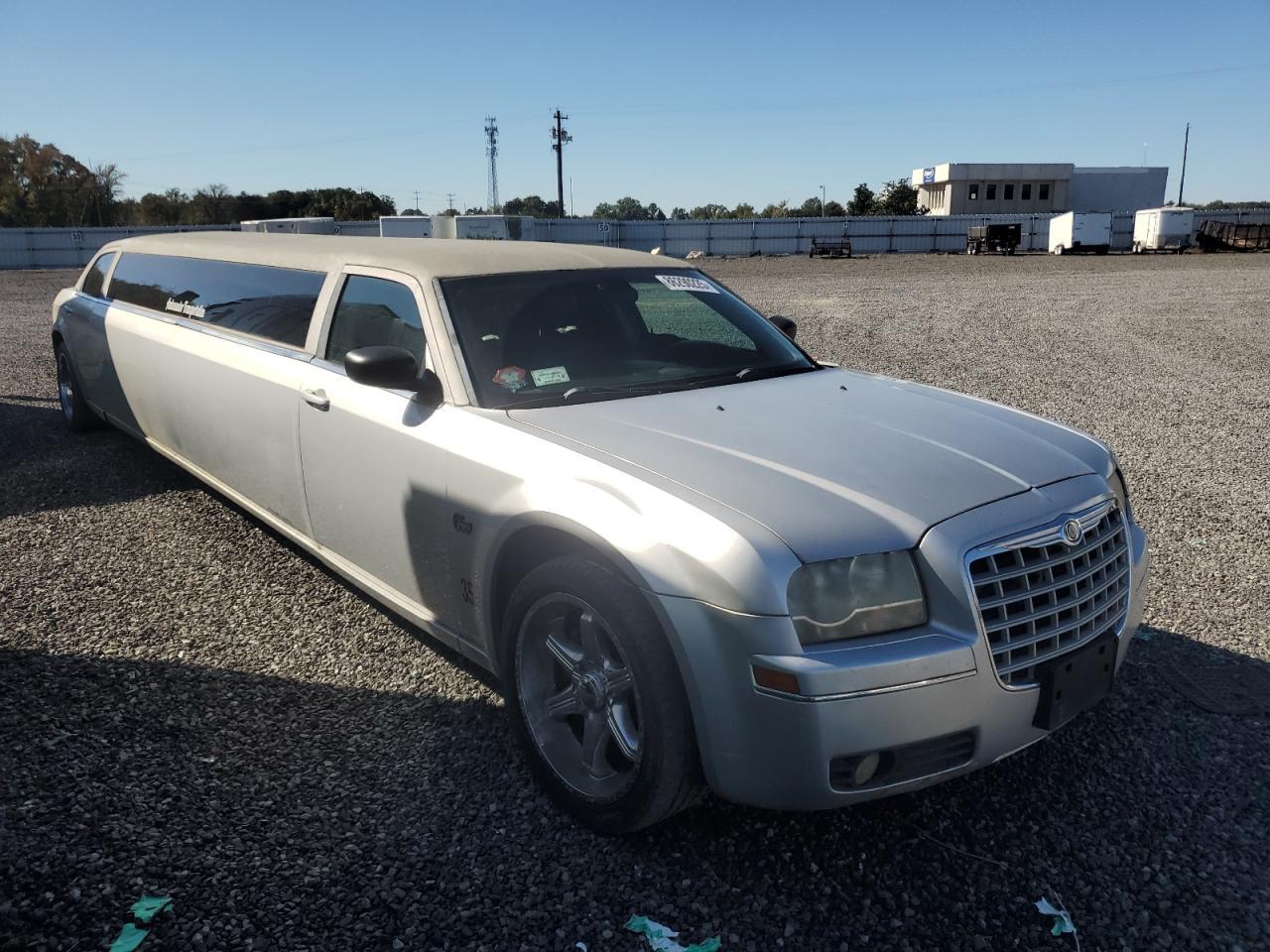 2007 Chrysler 300 - Image 4