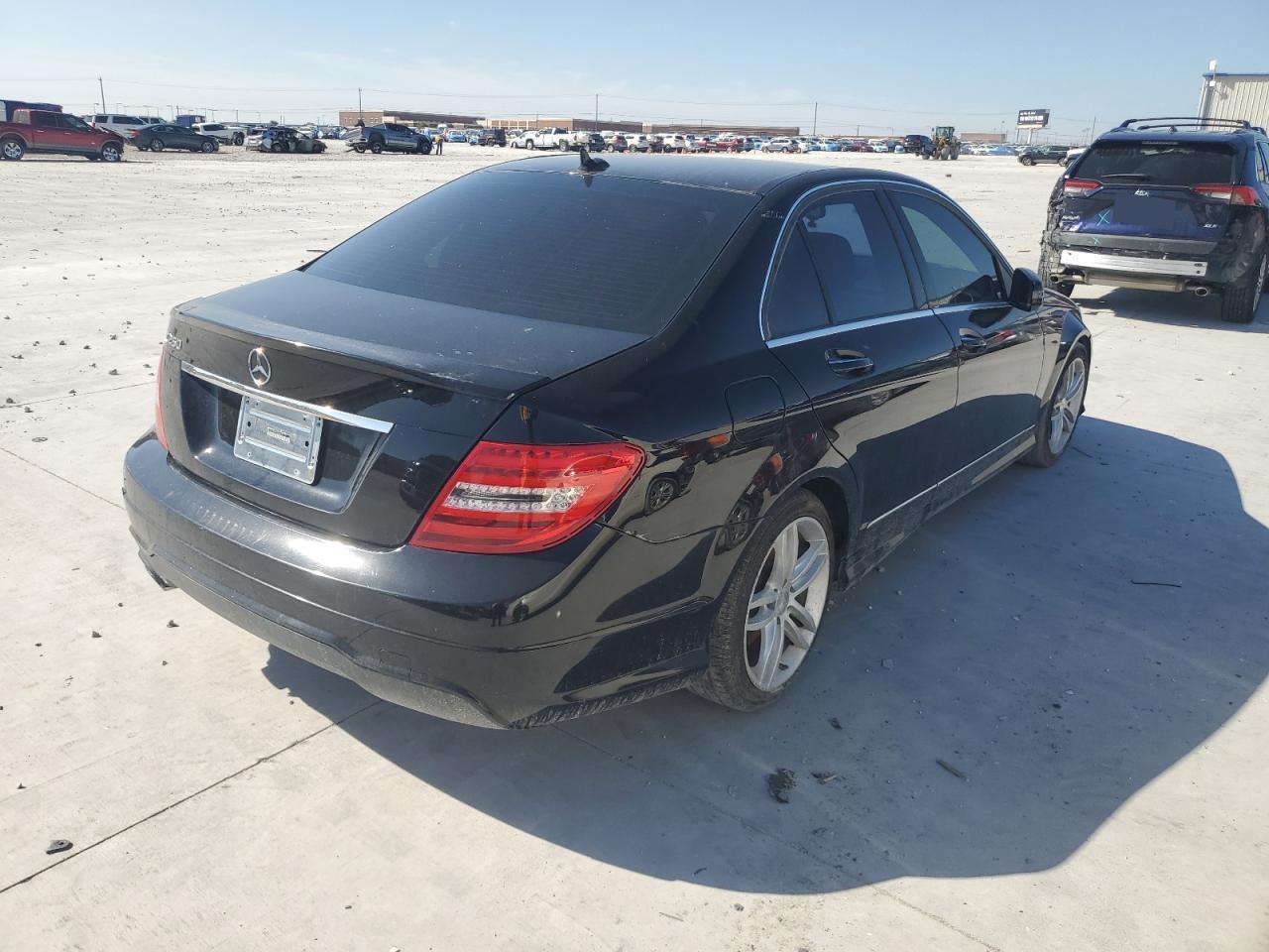 2014 Mercedes-Benz C 250 - Фото 3