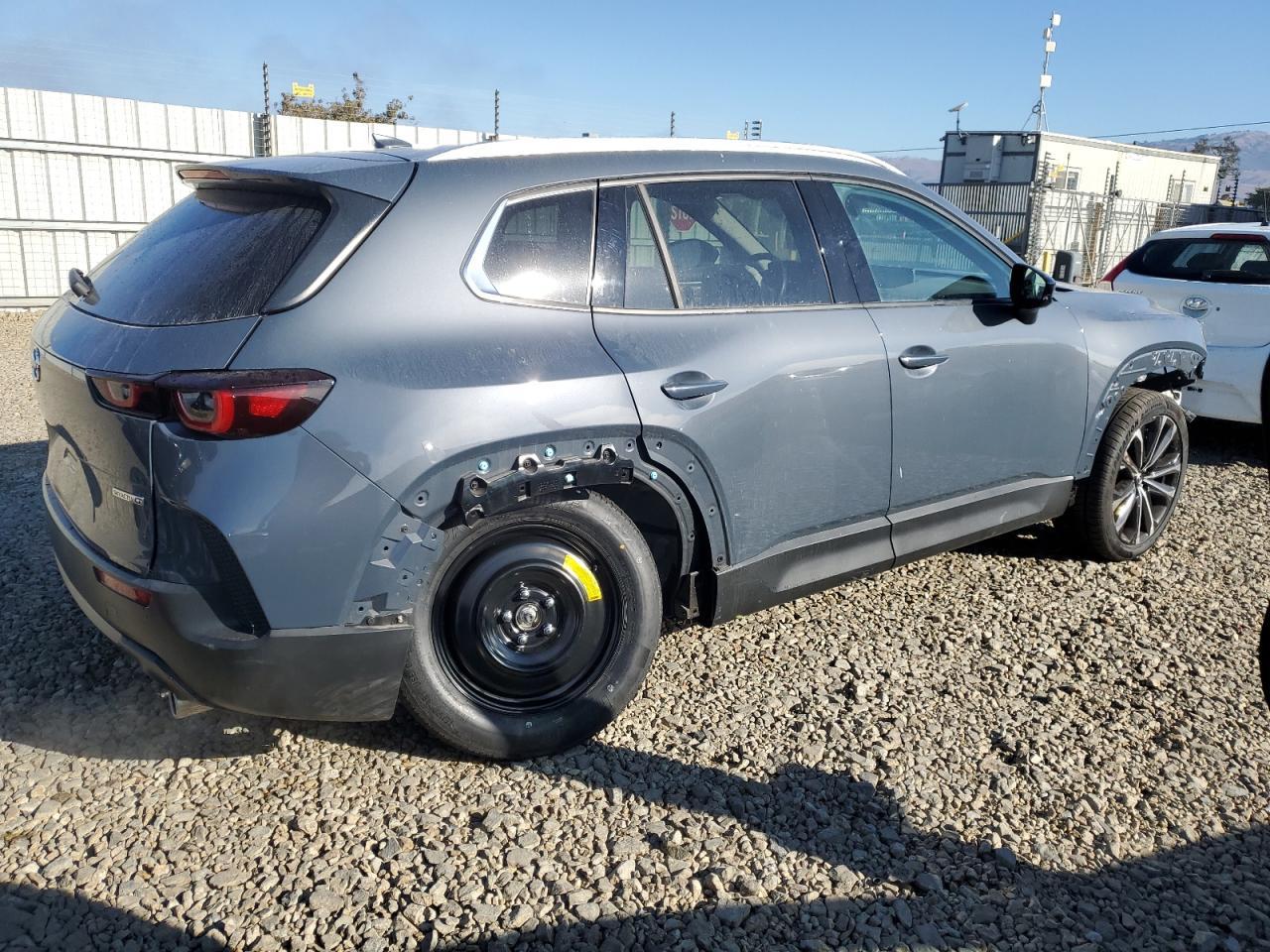 2024 Mazda Cx-50 Premium Plus - Image 3