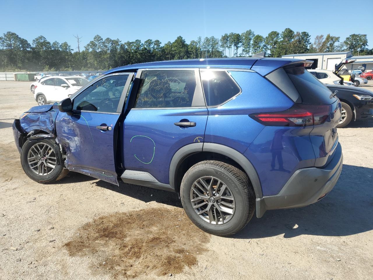 2023 Nissan Rogue S - Image 2