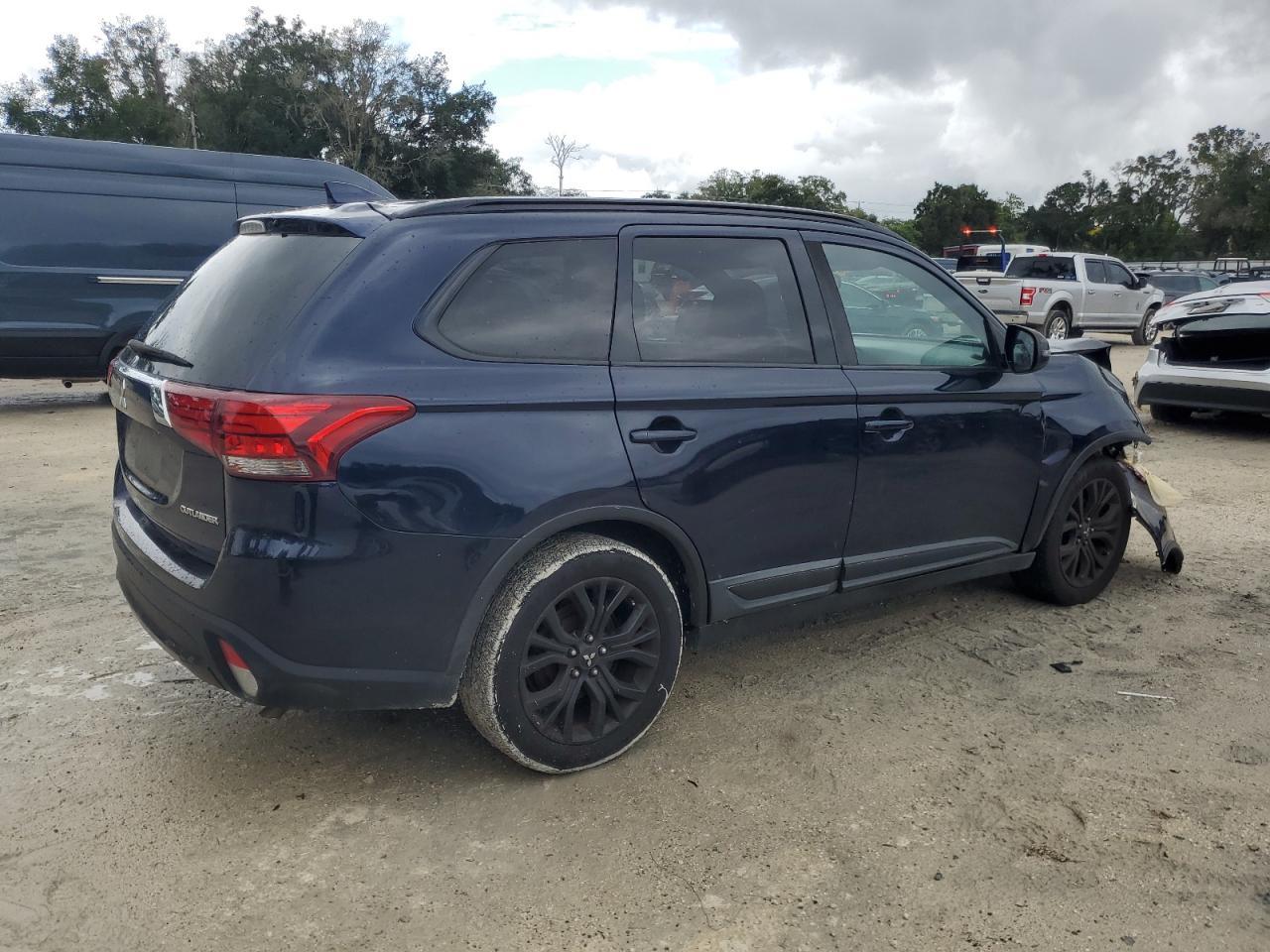 2018 Mitsubishi Outlander Se - Image 3
