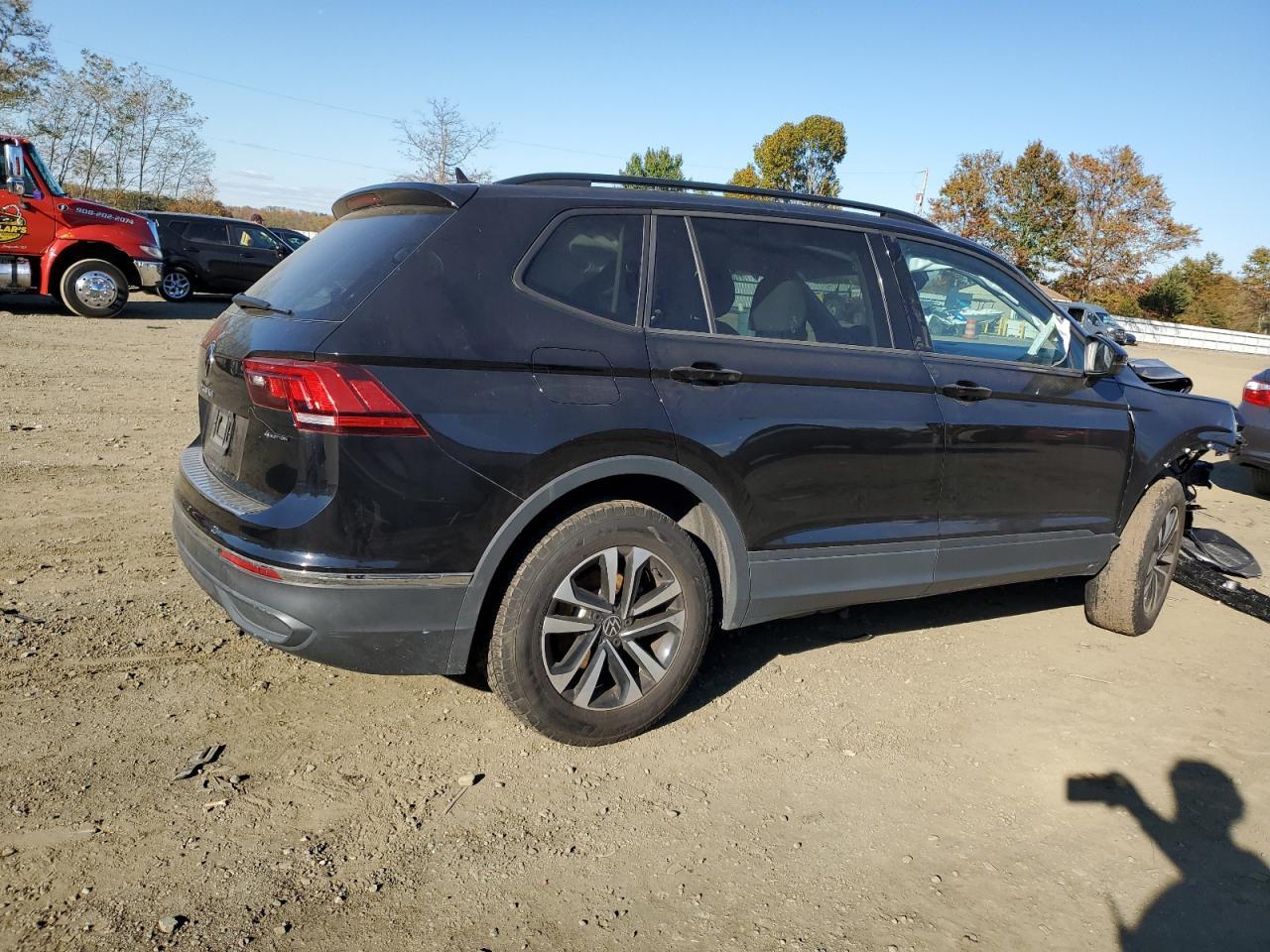 2022 Volkswagen Tiguan S - Image 3