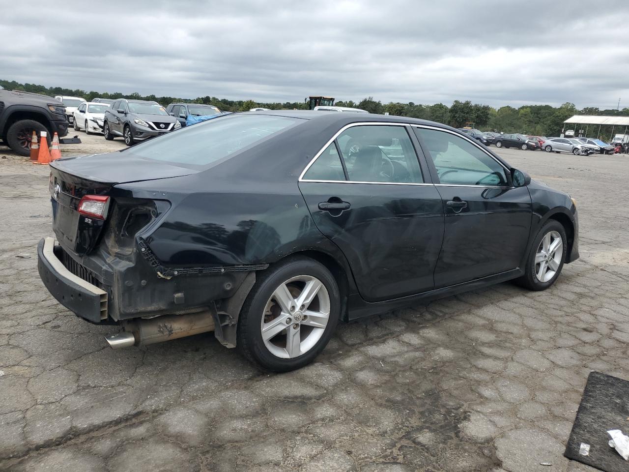 2014 Toyota Camry L - Image 3