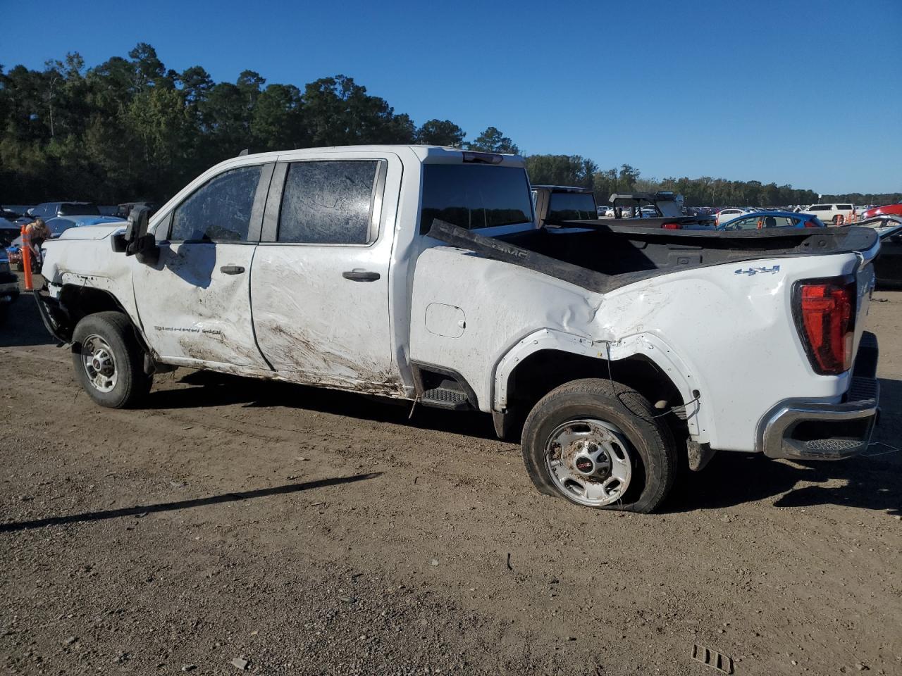 2025 GMC Sierra K2500 Heavy Duty - Image 2