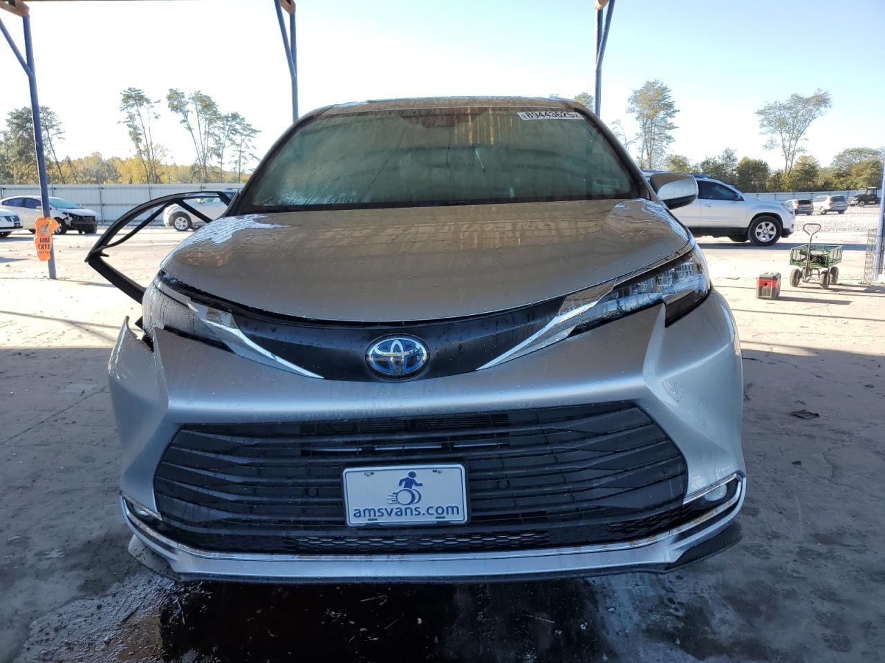 2021 Toyota Sienna Xle - Фото 5