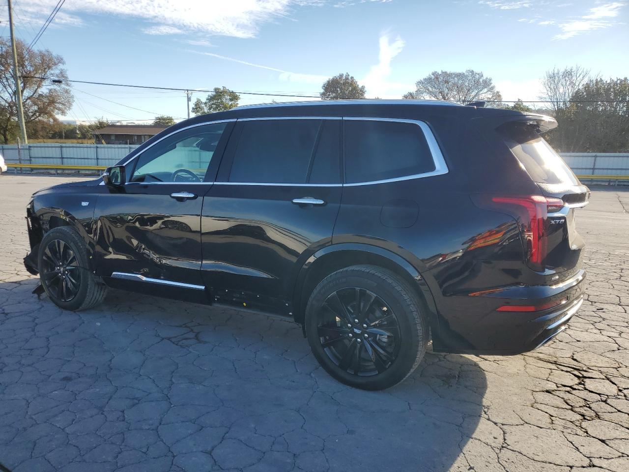 2023 Cadillac Xt6 Premium Luxury - Image 2