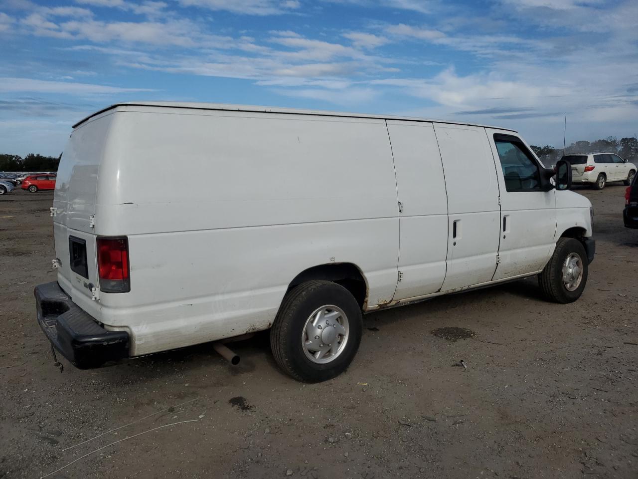 2011 Ford Econoline E250 Van - Image 3