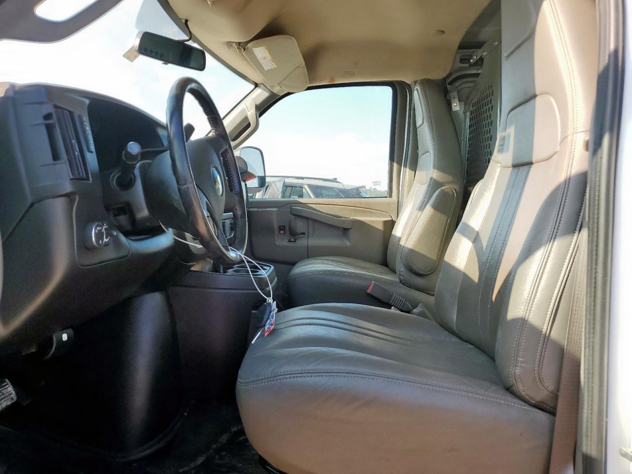 2023 Chevrolet Express G2500 - Фото 7