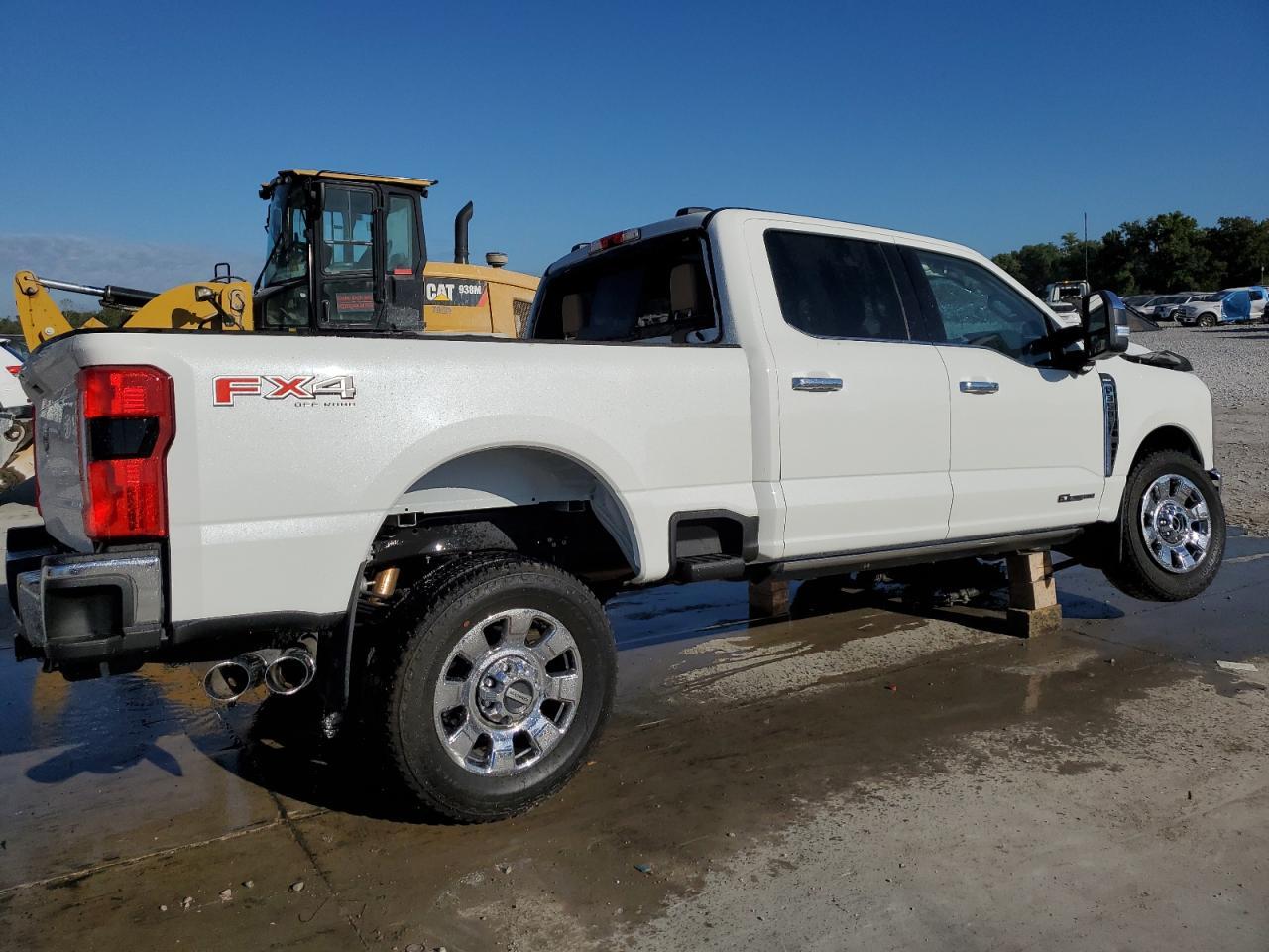 2024 Ford F350 Super Duty - Фото 3