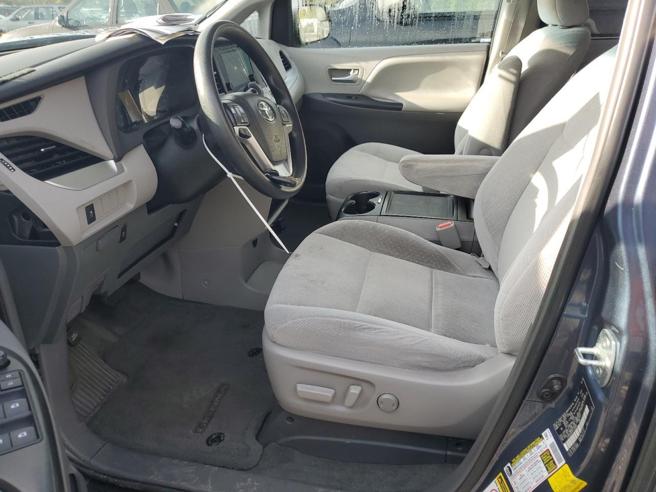 2015 Toyota Sienna Le - Фото 7