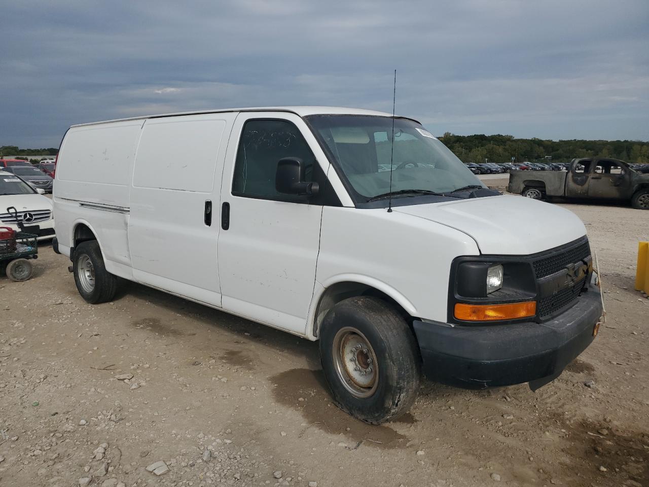 2014 Chevrolet Express G3500 - Image 4