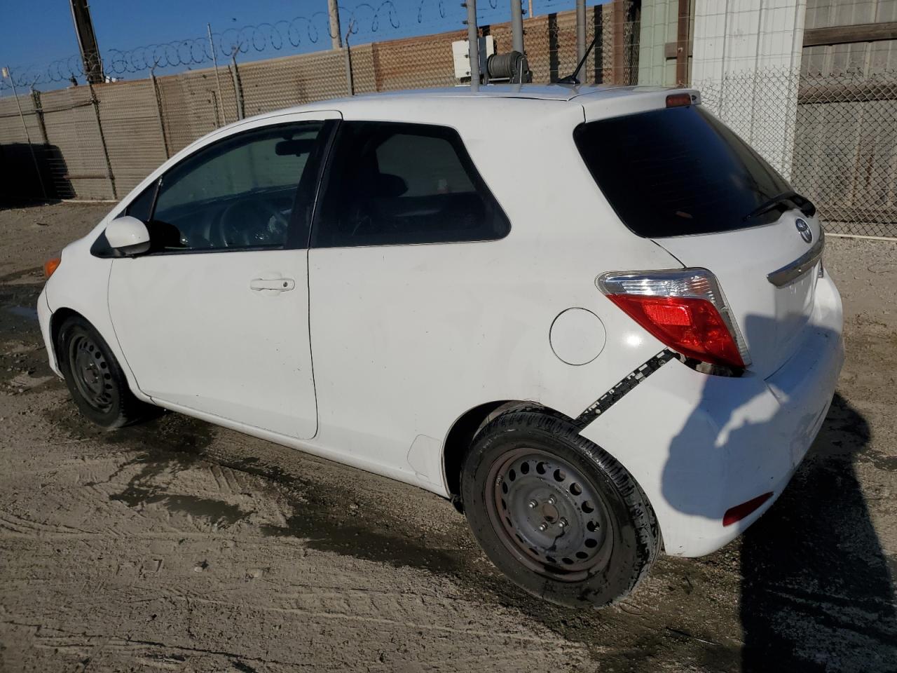 2012 Toyota Yaris - Image 2
