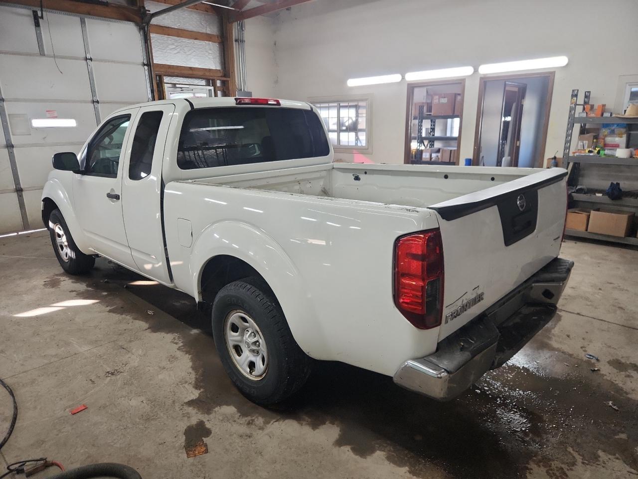 2015 Nissan Frontier S - Фото 2