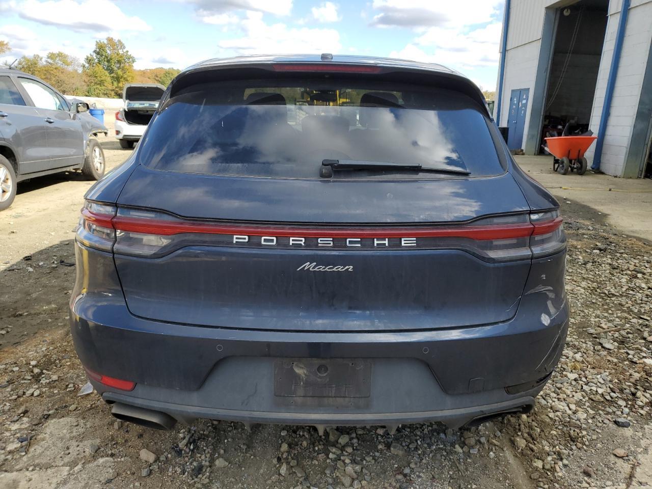 2020 Porsche Macan - Image 6