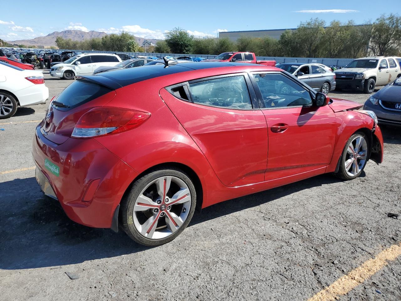2016 Hyundai Veloster - Фото 3