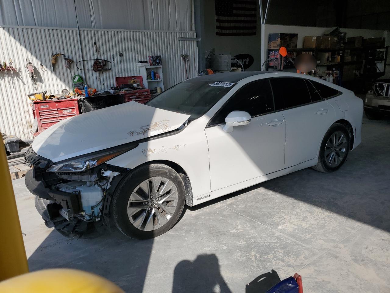 2022 Toyota Mirai Le - Фото 2