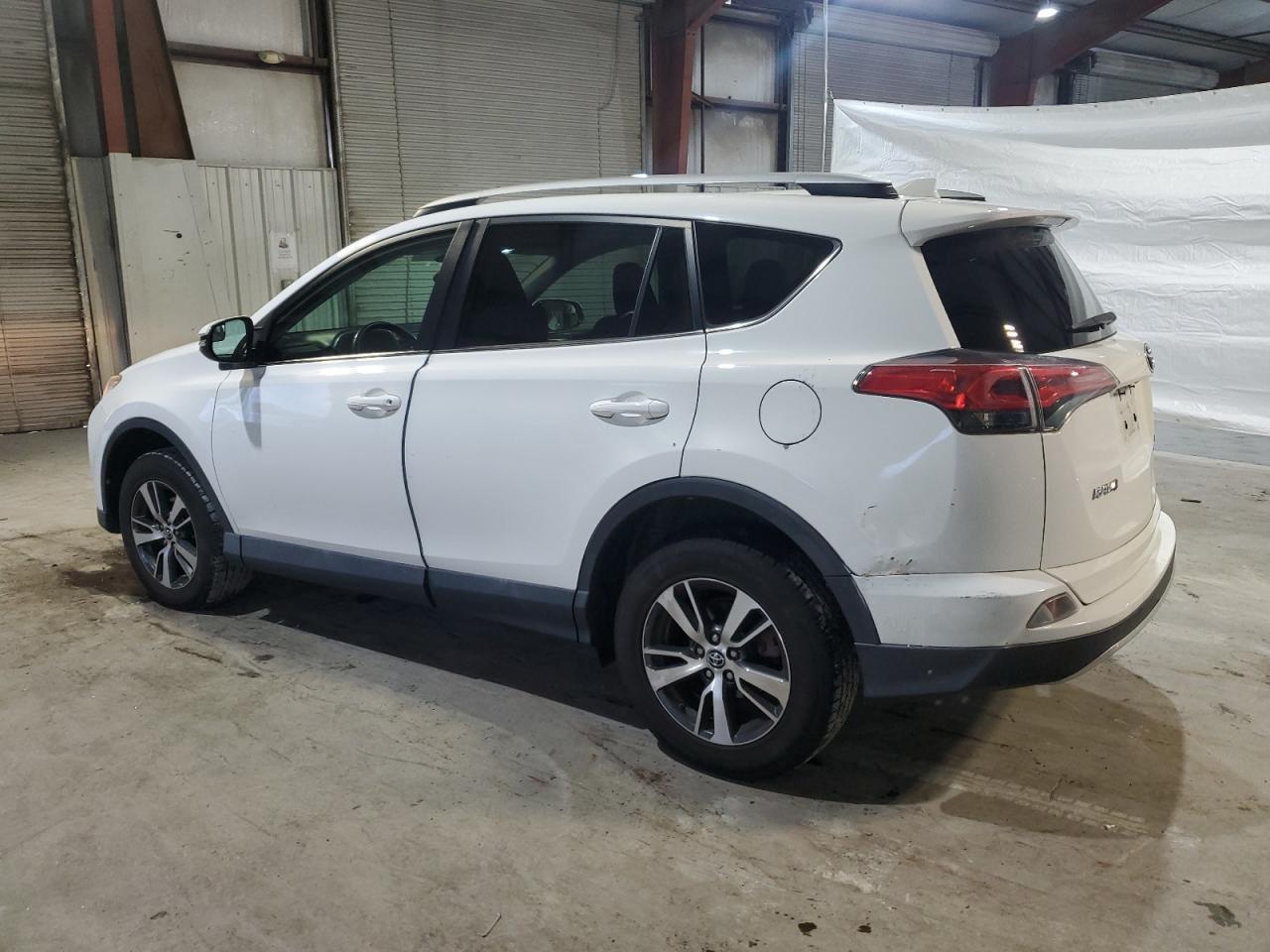 2016 Toyota Rav4 Xle - Фото 2
