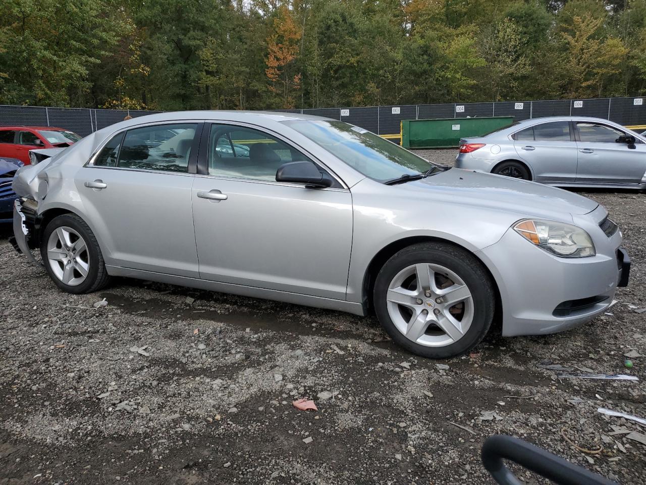 2011 Chevrolet Malibu 4D - Фото 4