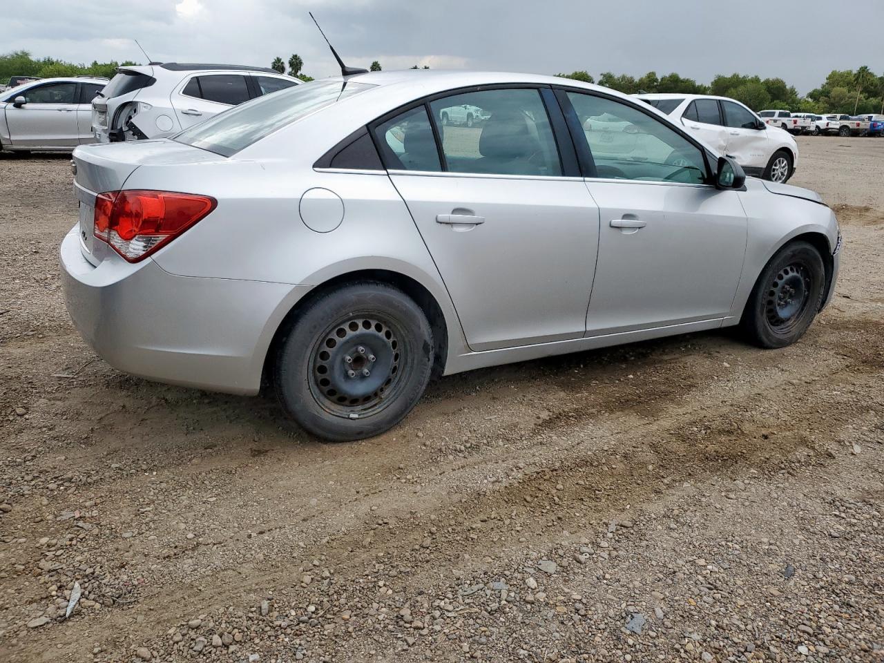 2010 Chevrolet Cruze Ls - Image 3