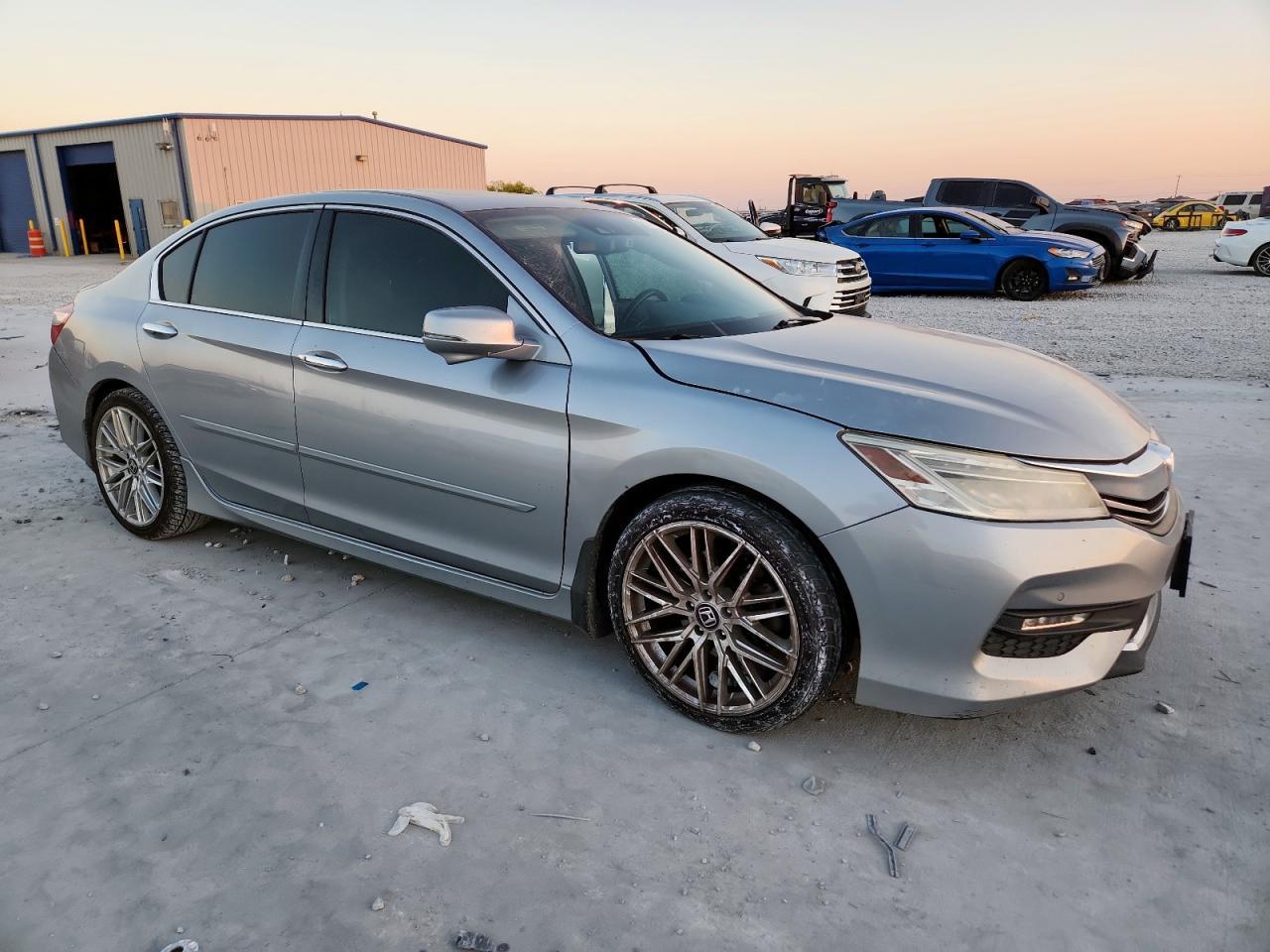 2017 Honda Accord Touring - Фото 4