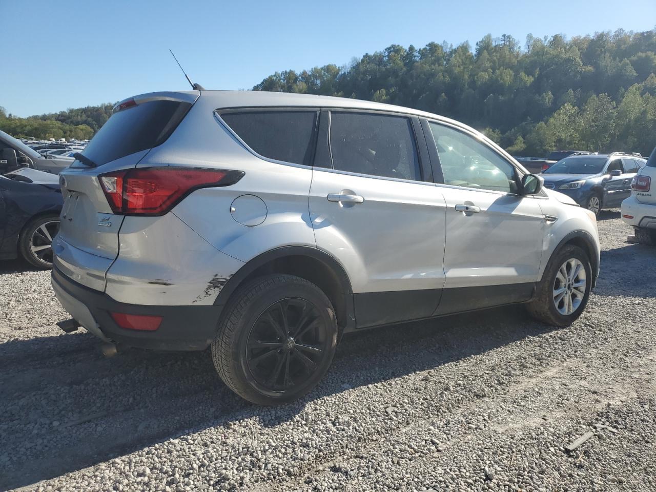2019 Ford Escape Se - Фото 3
