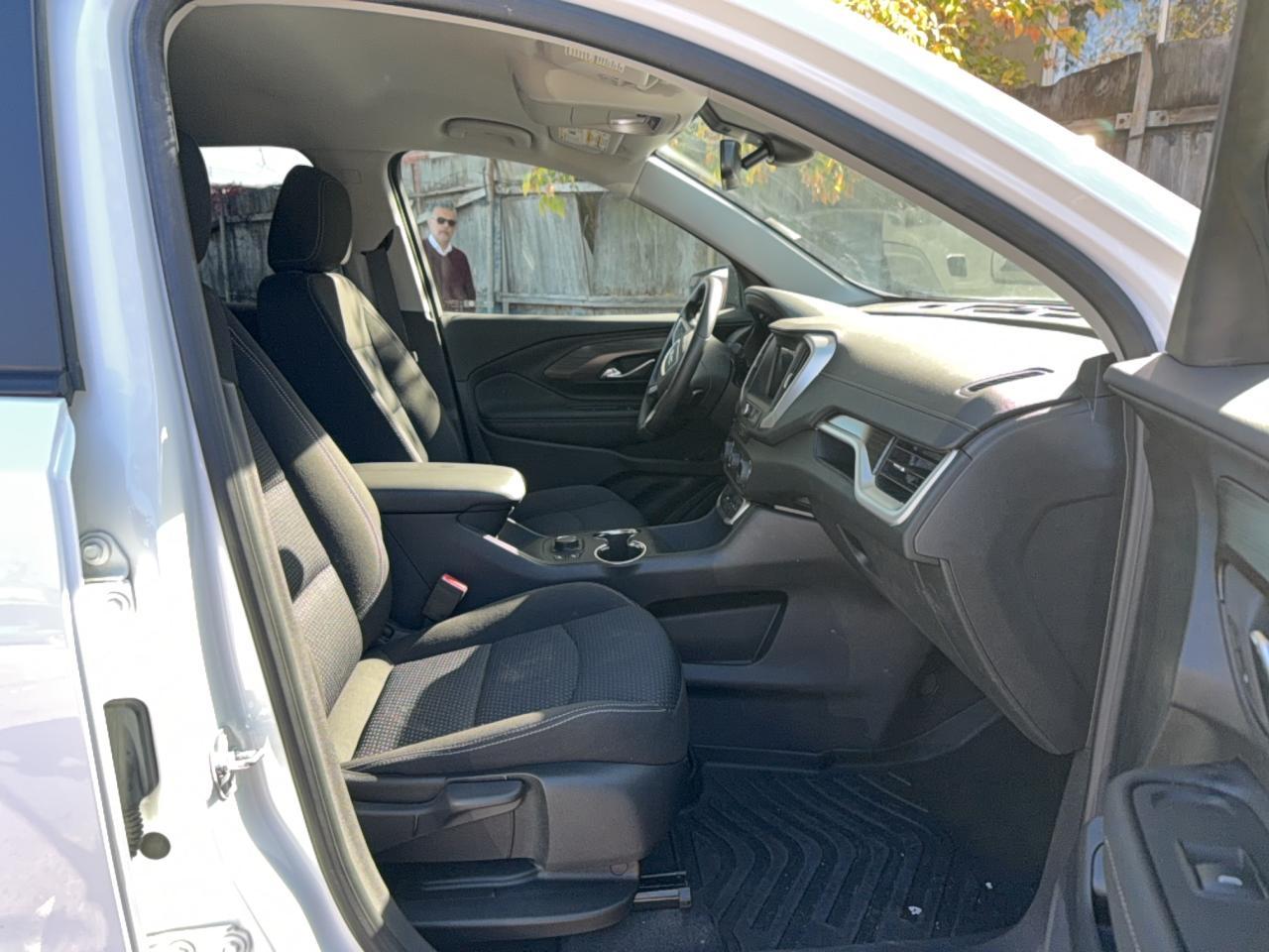2024 GMC Terrain Sle - Image 5