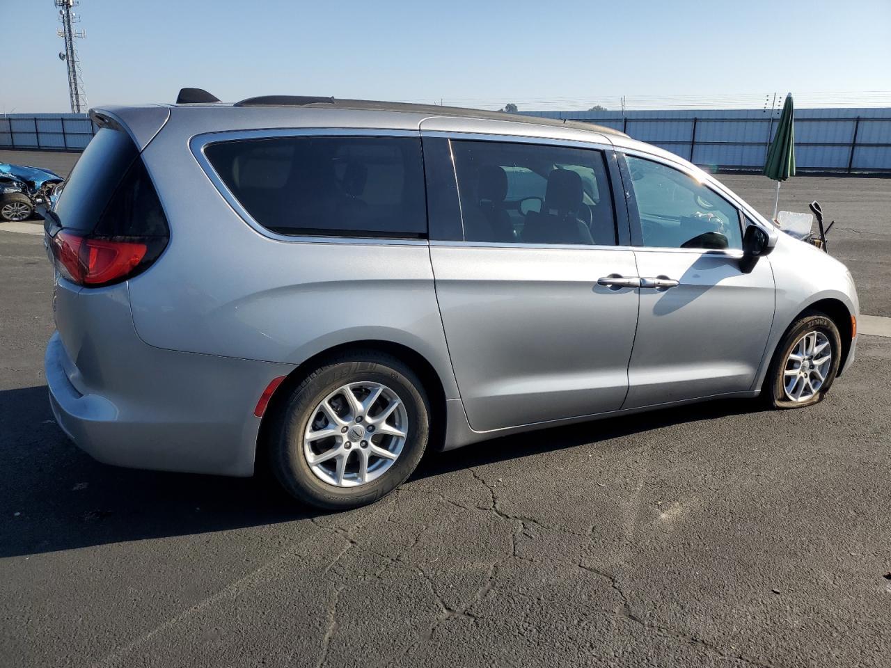2021 Chrysler Voyager Lxi - Фото 3