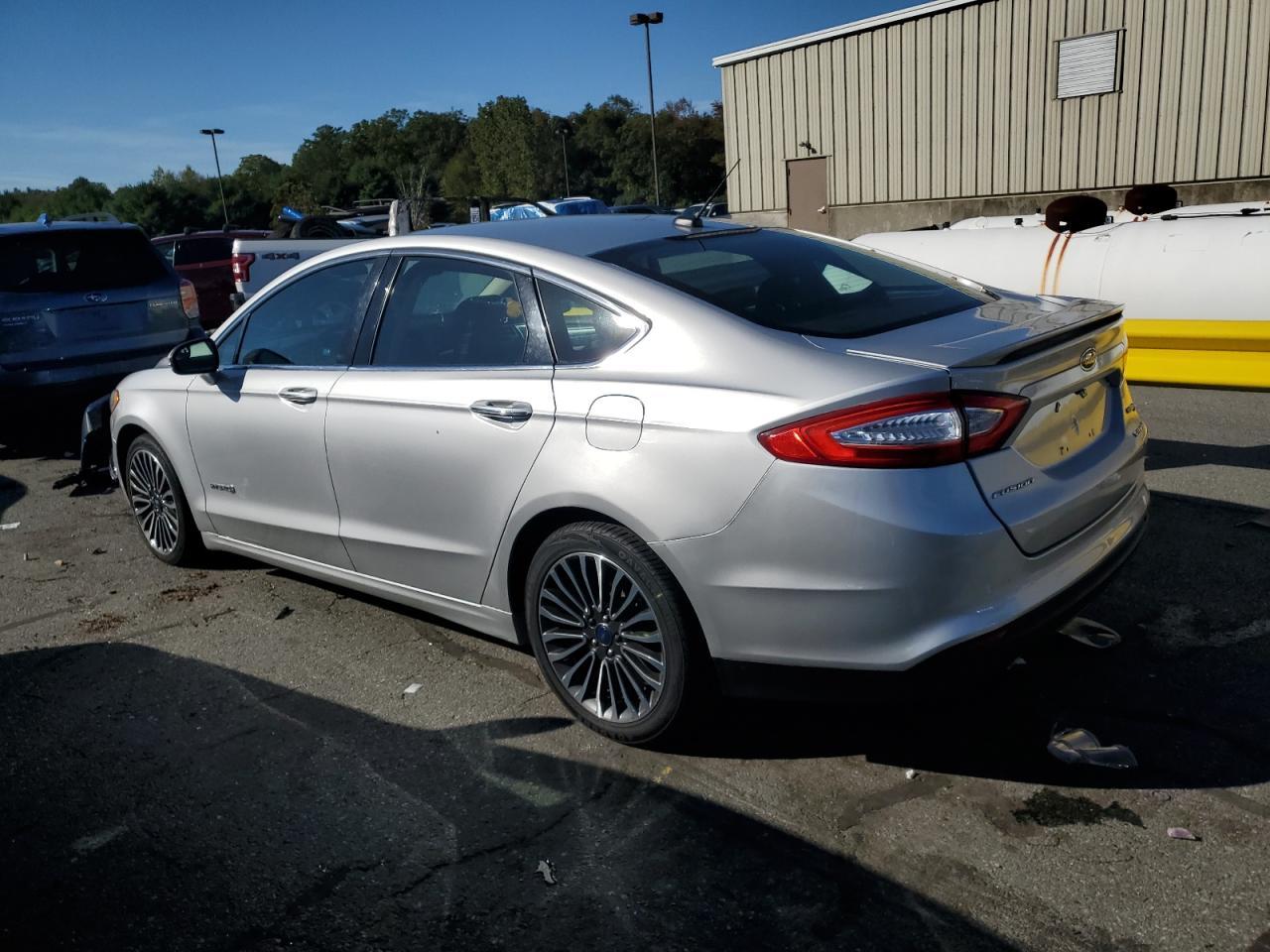 2018 Ford Fusion Titanium/Platinum Hev - Фото 2