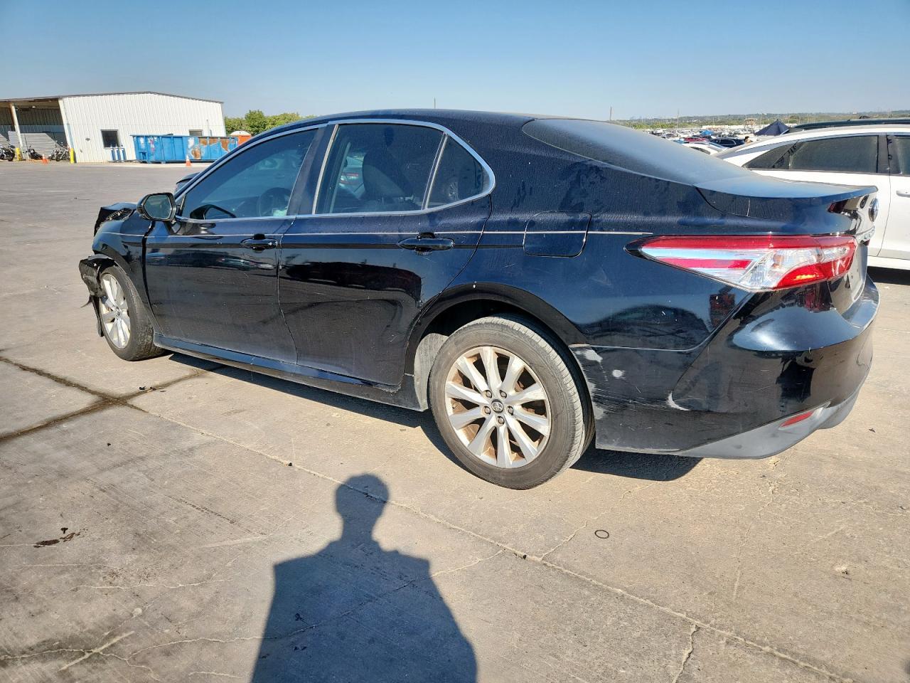 2018 Toyota Camry L - Фото 2