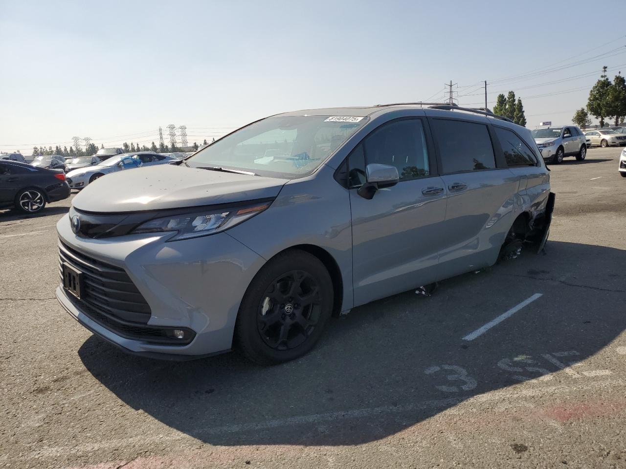2025 Toyota Sienna Xse