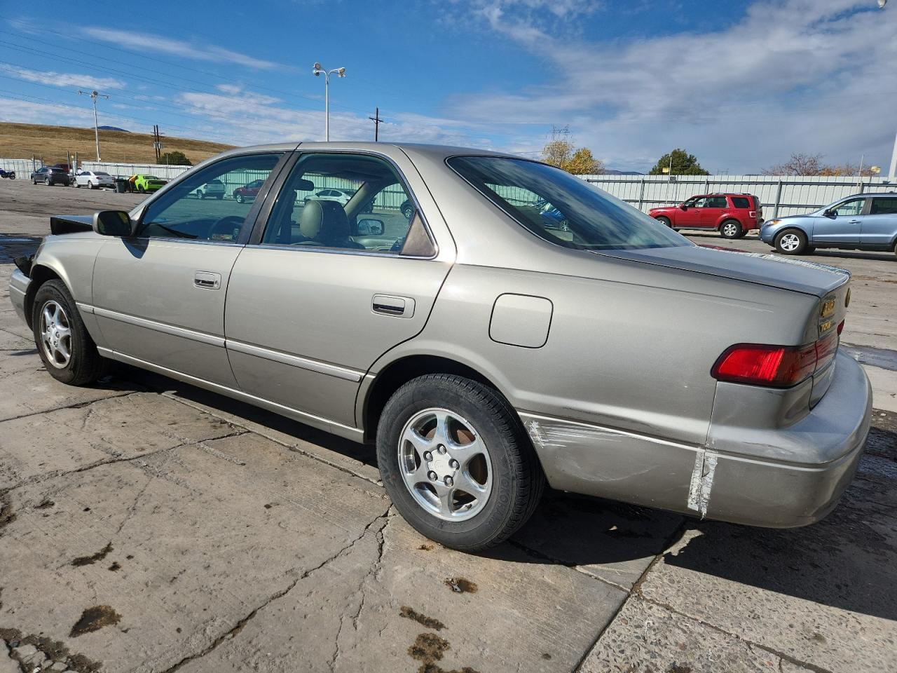 1997 Toyota Camry Le - Фото 2