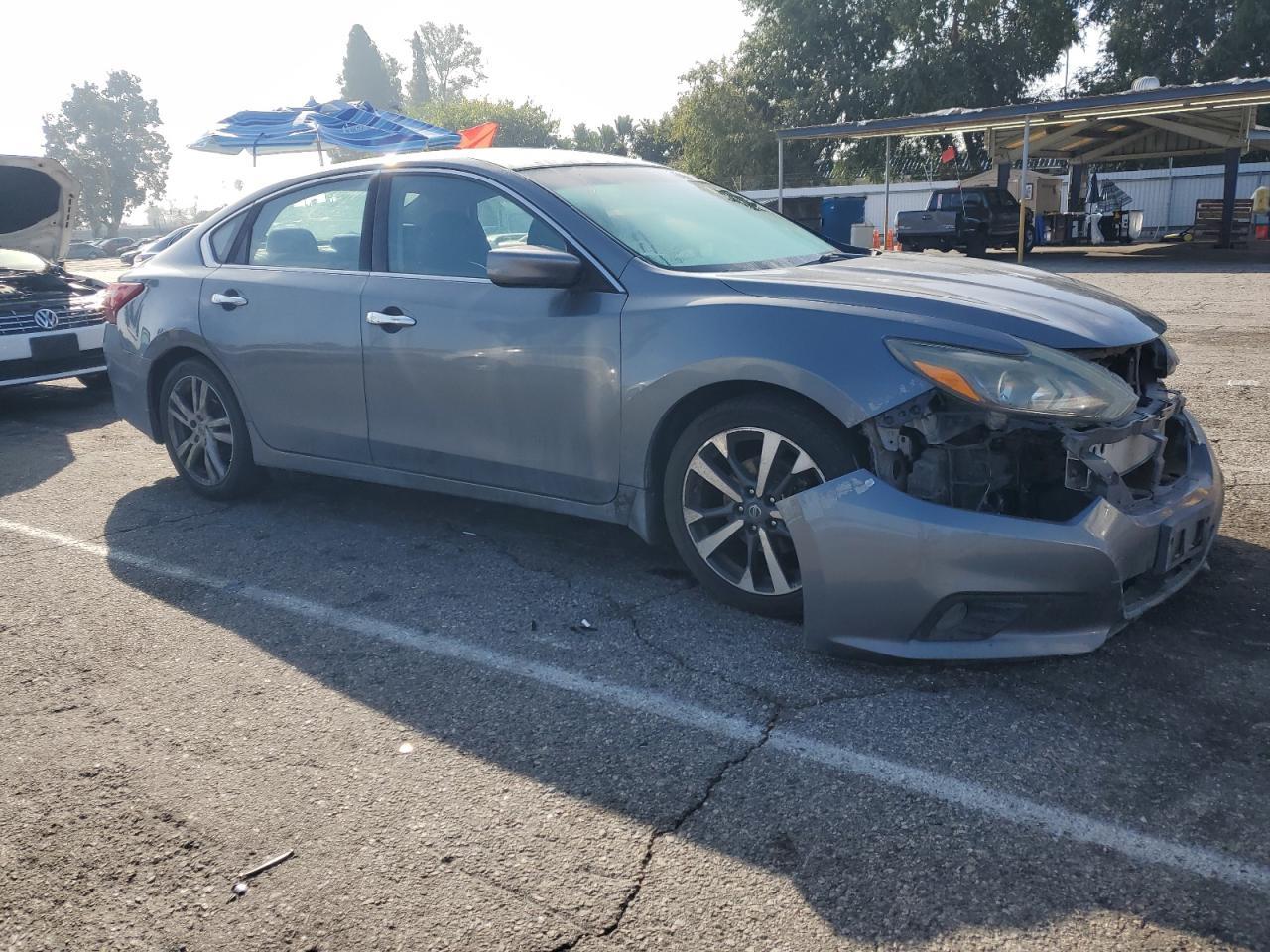 2017 Nissan Altima 2.5 - Фото 4