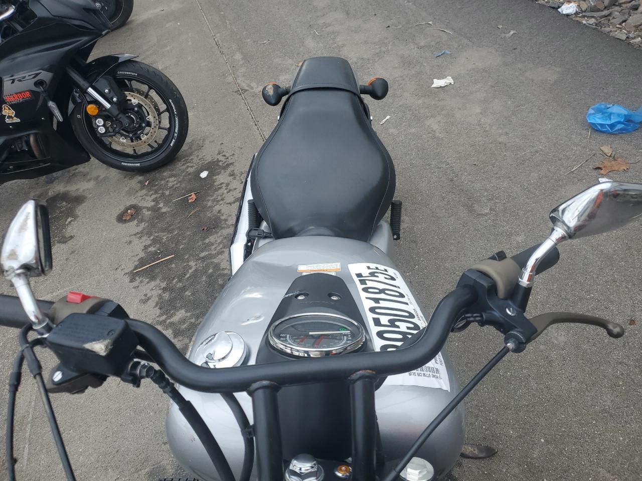 2015 Honda Vt750 C2B - Фото 5