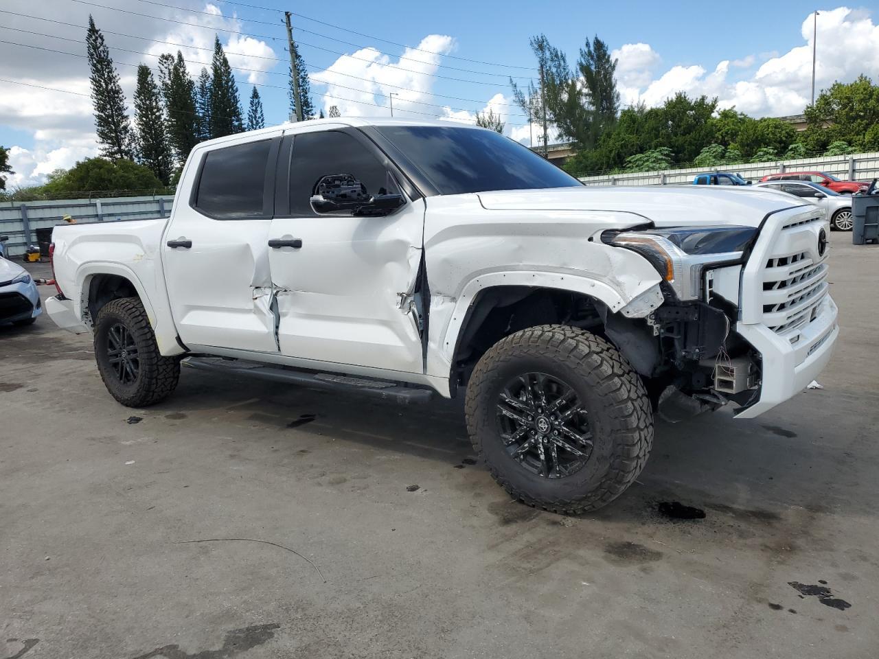 2025 Toyota Tundra Crewmax Sr - Image 4