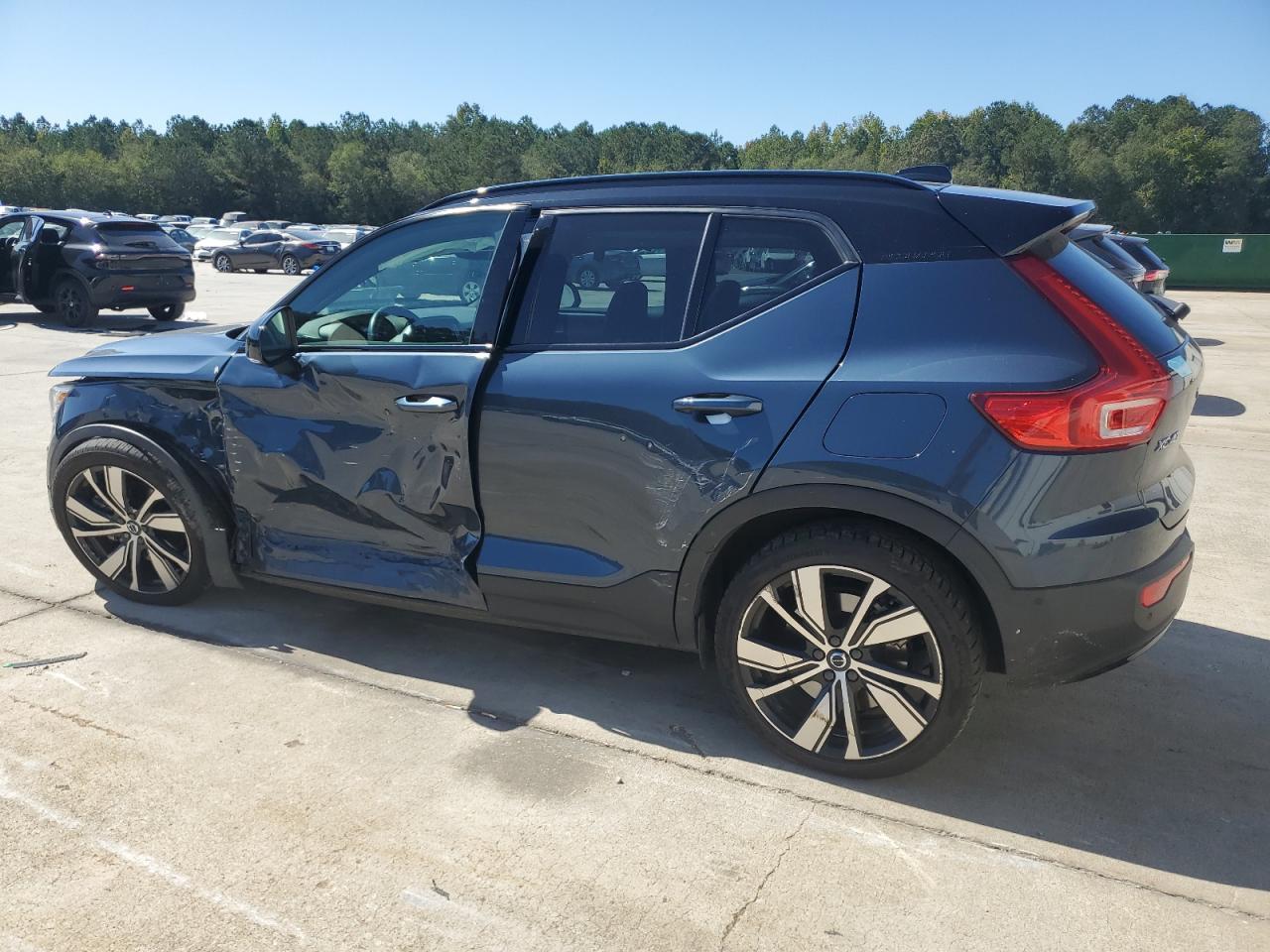 2022 Volvo Xc40 P8 Recharge Plus - Image 2