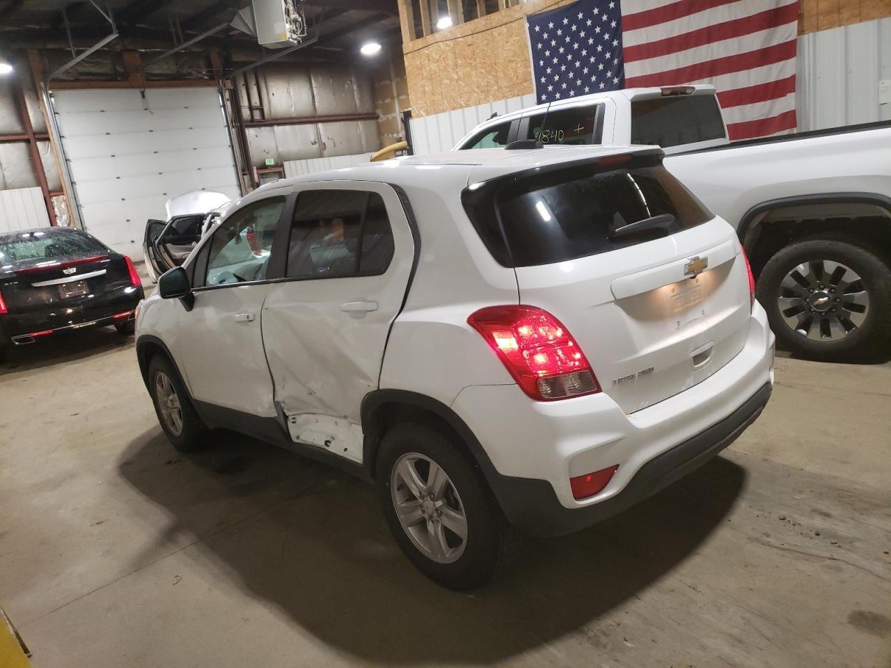 2022 Chevrolet Trax Ls - Фото 2