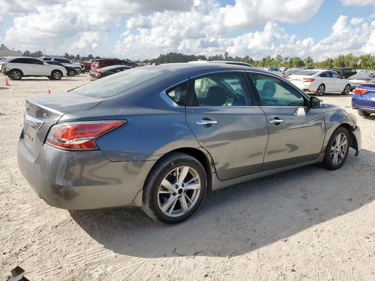 2015 Nissan Altima 2.5 - Image 3