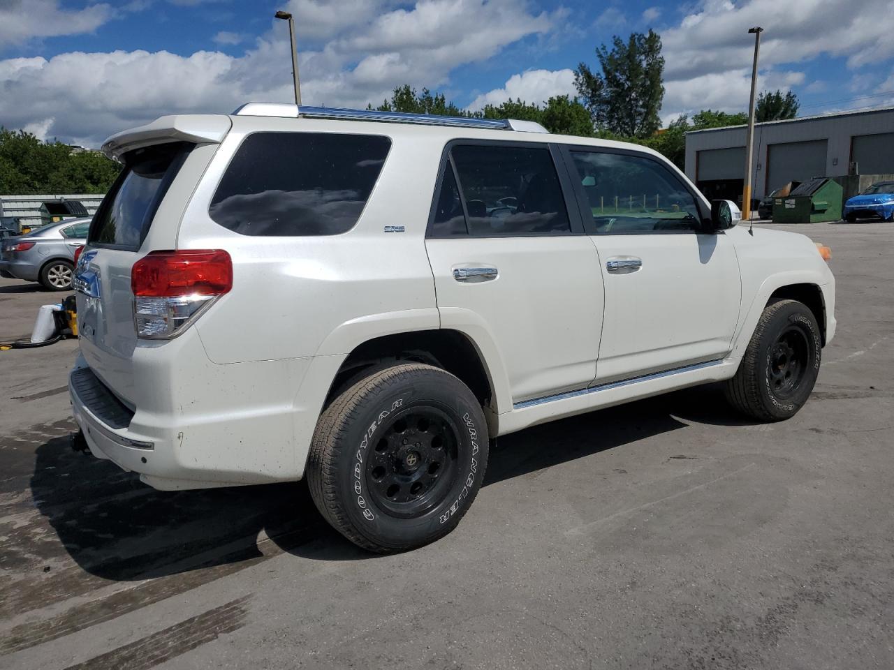 2011 Toyota 4Runner Sr5 - Фото 3