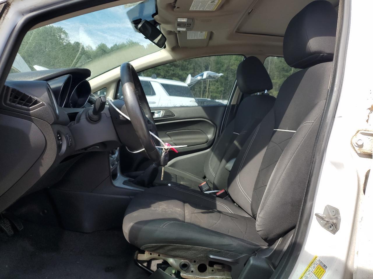 2014 Ford Fiesta Se - Image 7