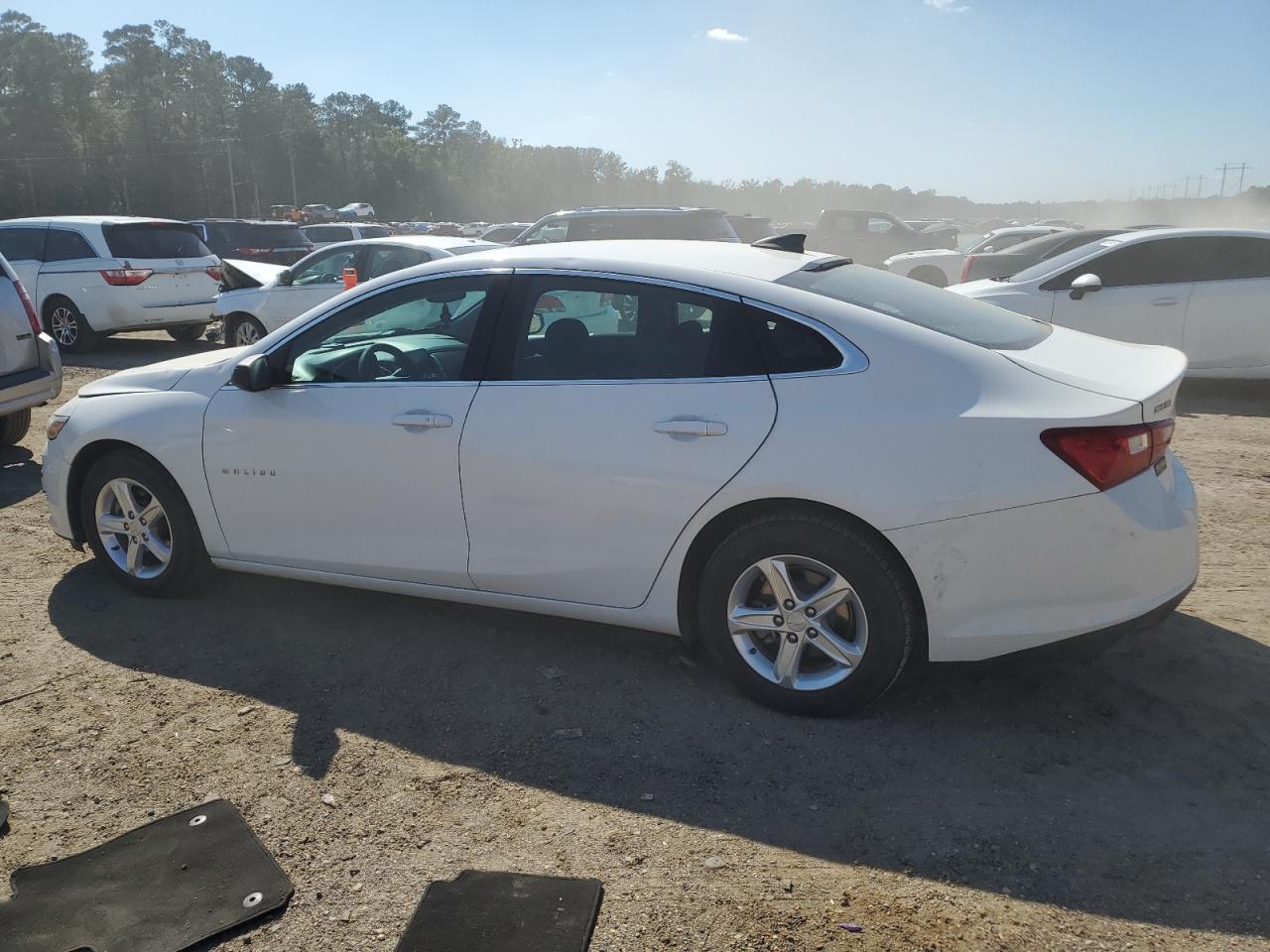 2020 Chevrolet Malibu Ls - Фото 2