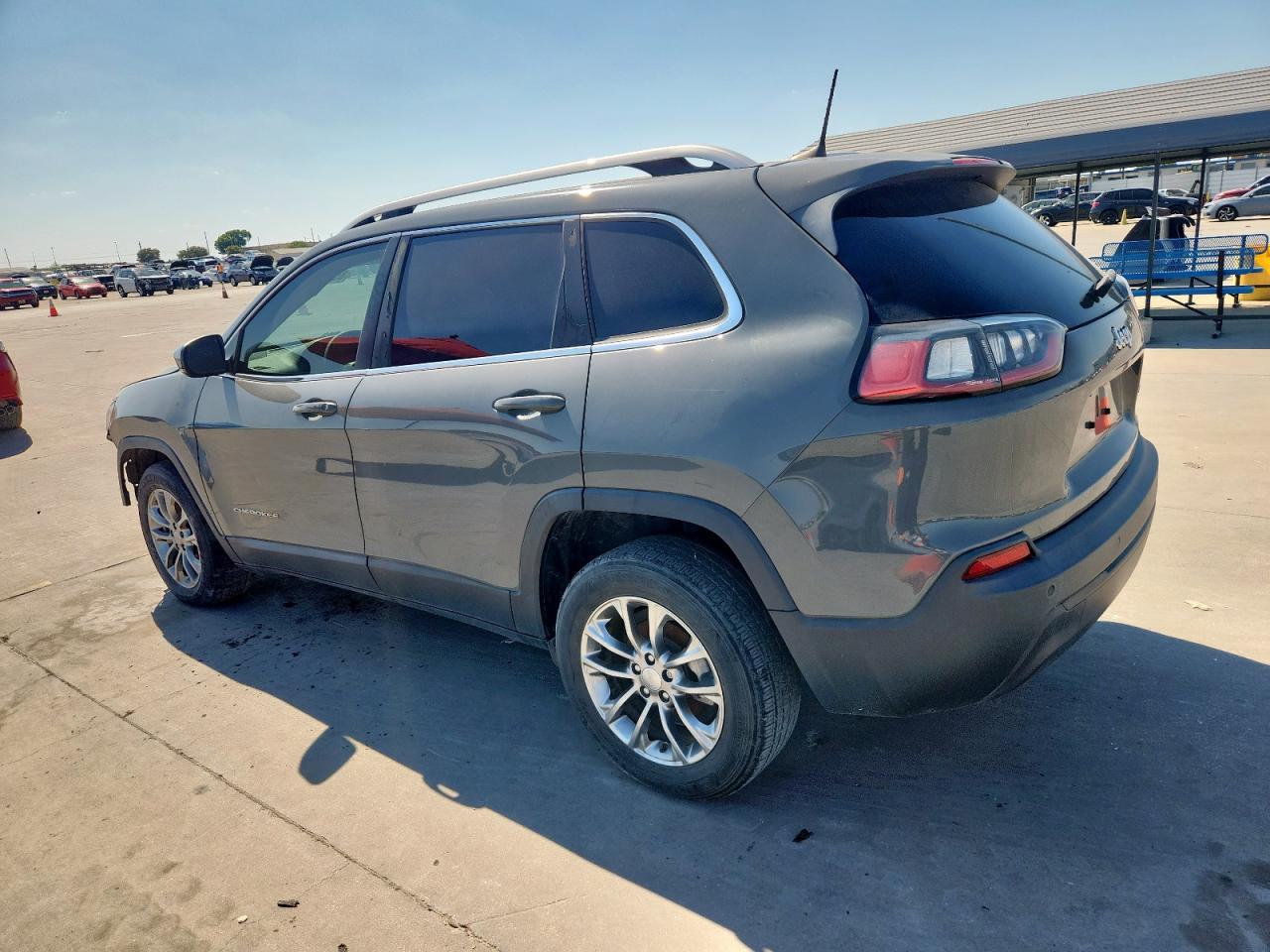 2020 Jeep Cherokee Latitude Plus - Image 2